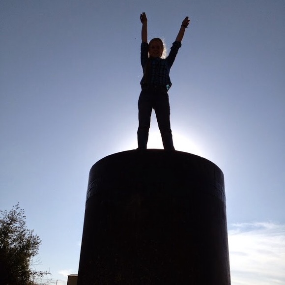 🌺🐥🏝Meet your Posher, Monica☘️🦋😎 - Picture 1 of 1